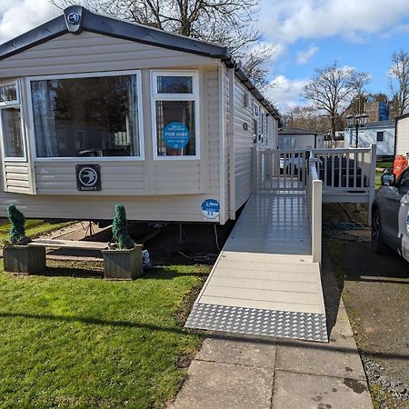 Haggerston Castle 3 Bedroom Deluxe Holiday Home Cheswick  Екстериор снимка