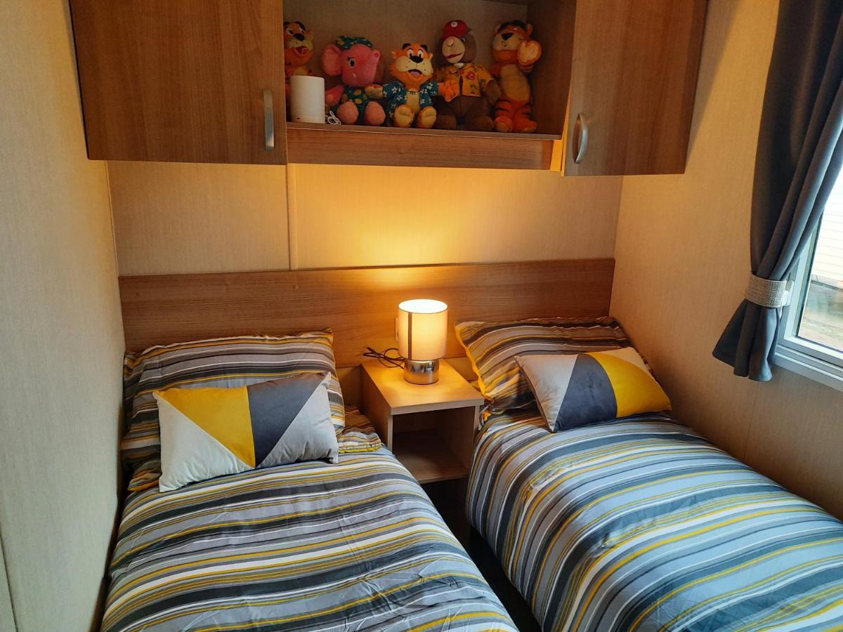 Haggerston Castle 3 Bedroom Deluxe Holiday Home Cheswick  Екстериор снимка