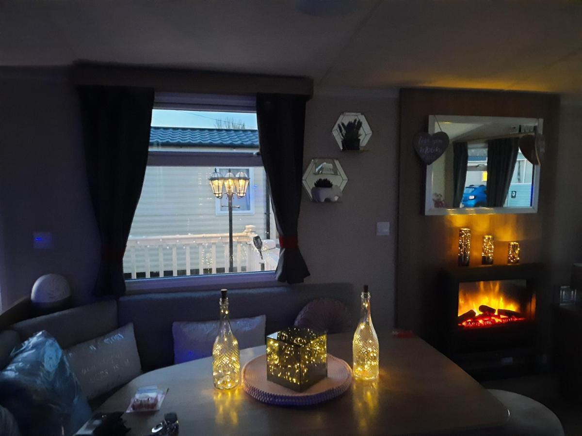 Haggerston Castle 3 Bedroom Deluxe Holiday Home Cheswick  Екстериор снимка