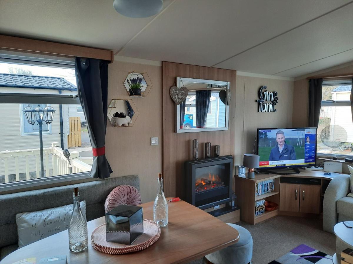 Haggerston Castle 3 Bedroom Deluxe Holiday Home Cheswick  Екстериор снимка