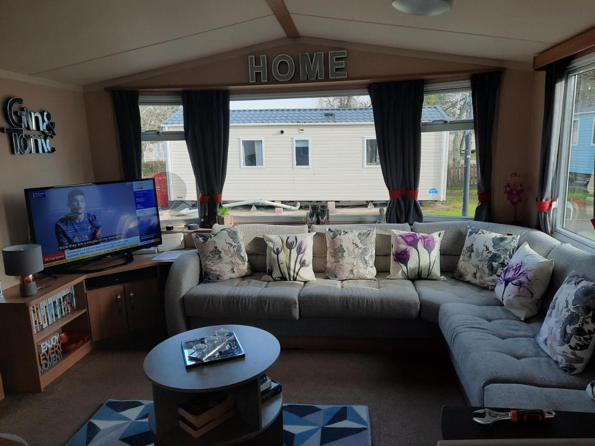 Haggerston Castle 3 Bedroom Deluxe Holiday Home Cheswick  Екстериор снимка